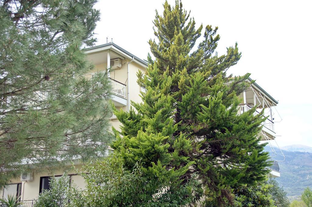 Hotel Geromichalos Paralia Skotinis Ngoại thất bức ảnh